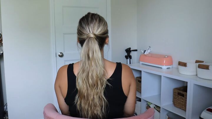 5 unique ponytails you can easily make with the topsy tail tool, Ponytail secured with a Topsy Tail