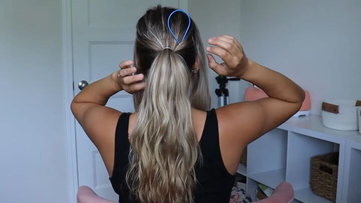 5 unique ponytails you can easily make with the topsy tail tool, Easy Topsy Tail hairstyles for long hair