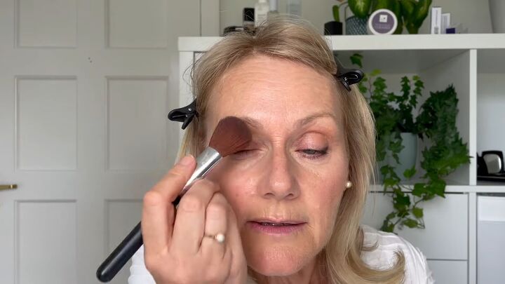 quick easy 5 minute makeup routine for women over 50, 5 minute face makeup tutorial for older women