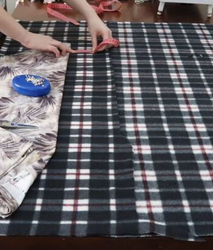 Ready for the Colder Nights? Make This Cozy, Fleecey DIY Robe | Upstyle