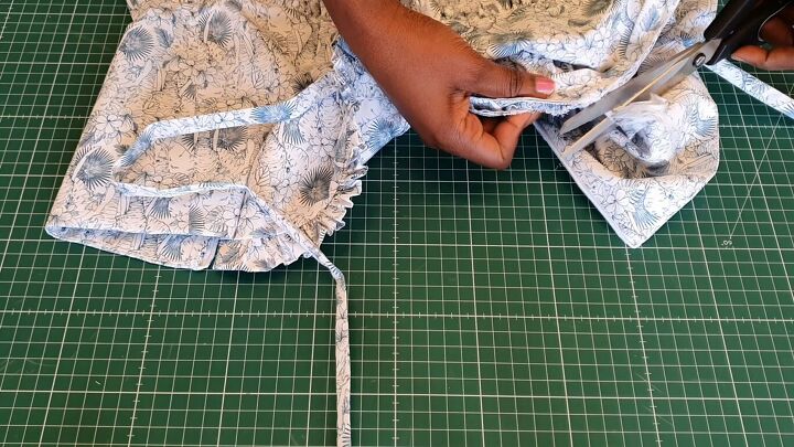looking for a romantic summery dress try this corset dress tutorial, Trimming the seams