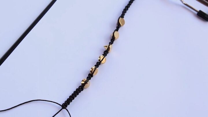 5 cute square knot friendship bracelet ideas with beads chains, Square knot bracelet tutorial