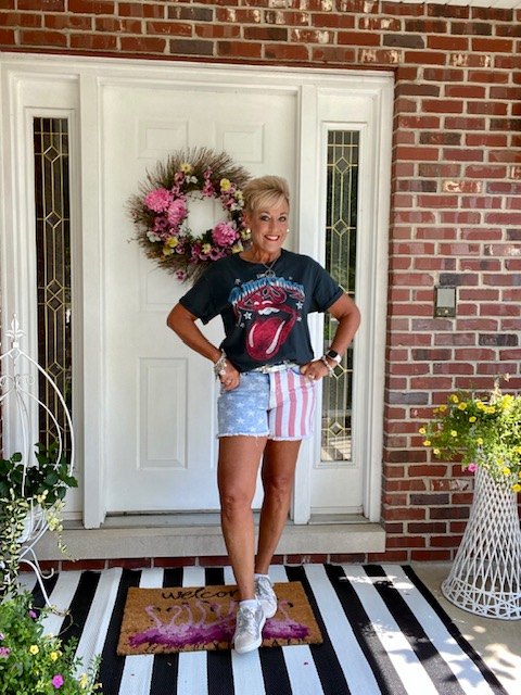 stylish monday and link up party september 2021, Rolling Stones T Shirt Star and Stripes Shorts Star Tennis Shoes