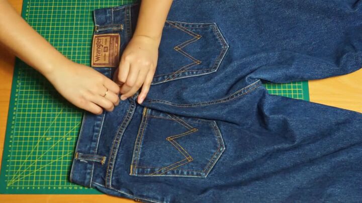 how to easily make alterations to pants in 5 different ways, Pinning pants at the back