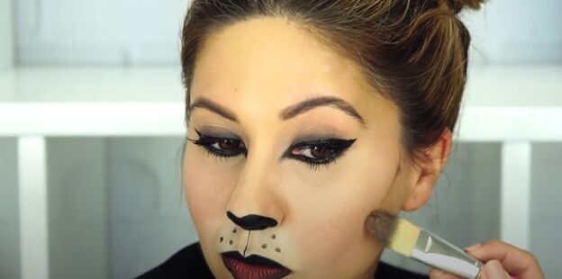 easiest halloween look ever here s how to do perfect cat girl makeup, Perfect cat girl makeup for Halloween