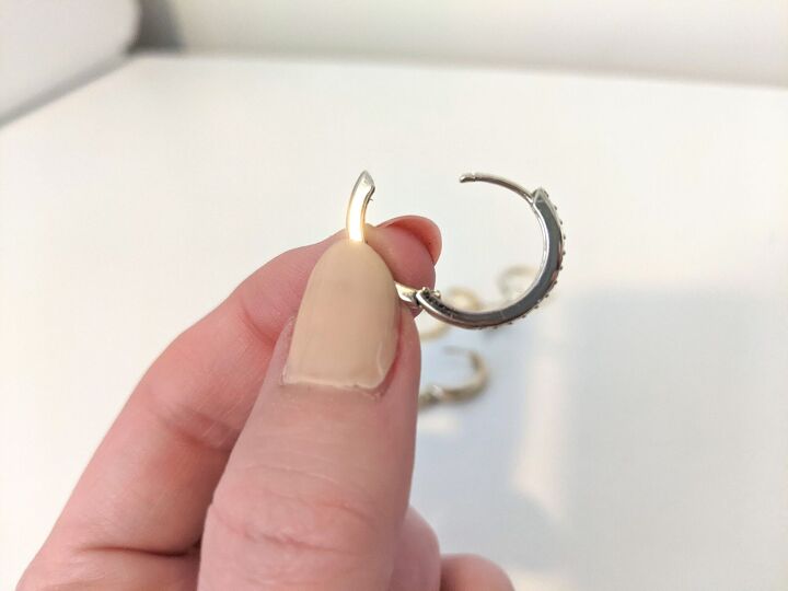 a super simple jewelry trick that may change how you wear your jewelry