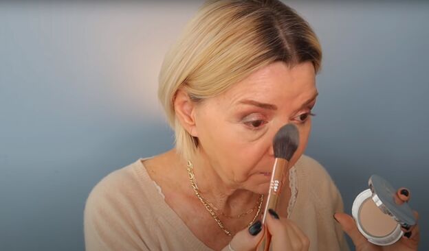 applying fancy makeup for mature skin is the price worth it, Setting concealer with face powder