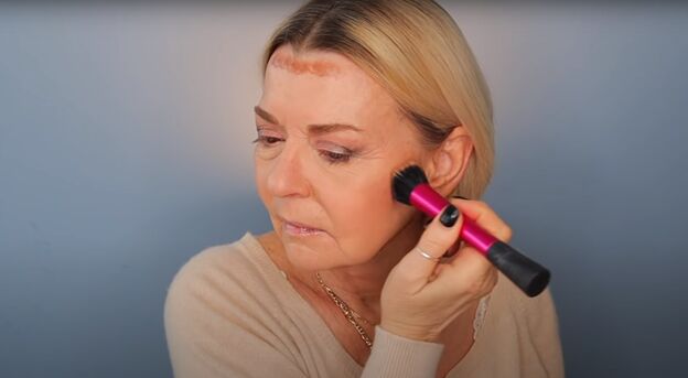 applying fancy makeup for mature skin is the price worth it, Blending contour with a makeup brush