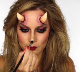 How to Do Sexy Devil Makeup for Halloween (Complete With Horns!) | Upstyle