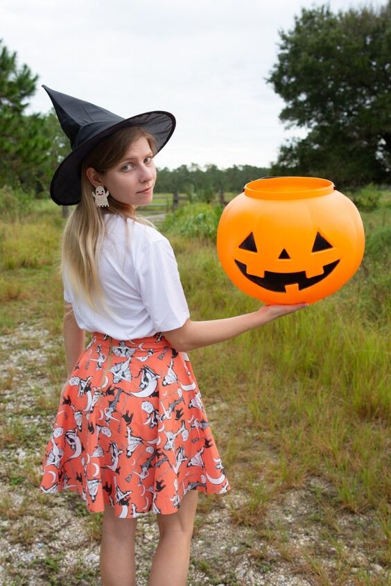 halloween outfit with retro vibes