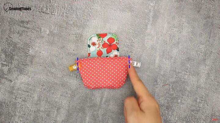 how to make a simple diy coin purse perfect gift idea, Clipping the sides of the DIY coin purse