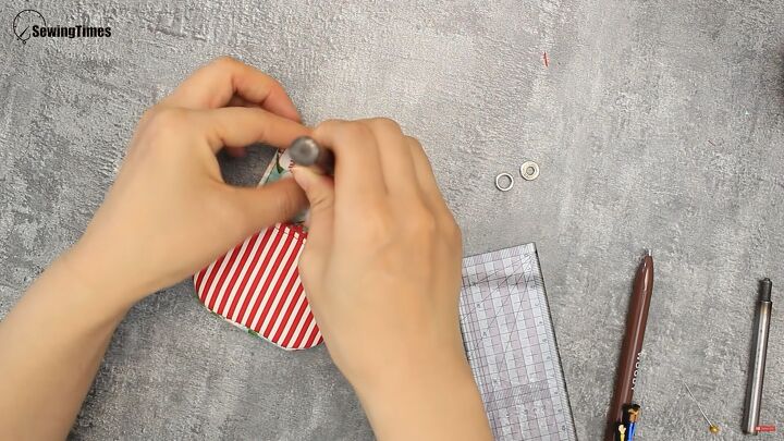 how to make a simple diy coin purse perfect gift idea, Snapping the closure in place