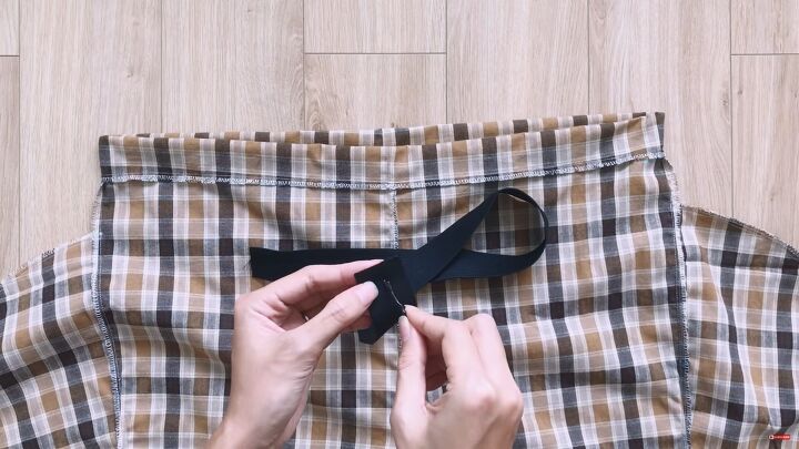 how to make cute comfy diy high waisted pants from scratch, Feeding the elastic into the waistband