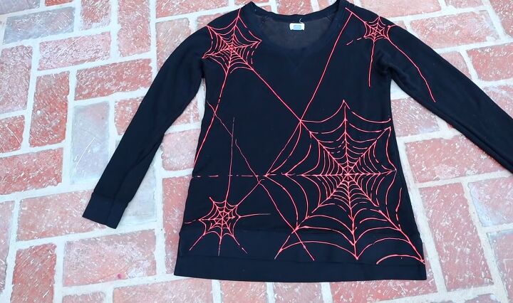 diy hack how to easily make glow in the dark halloween costumes, Spider web glow in the dark Halloween costume