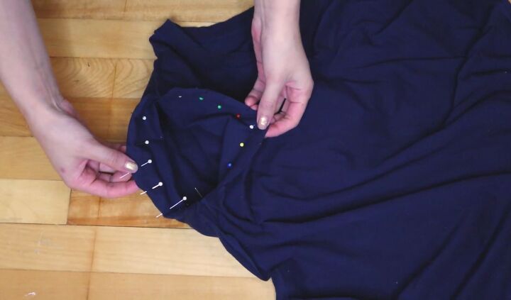 how to make diy cinderella totoro kiki s delivery service costumes, Pinning the sleeves to Kiki s dress