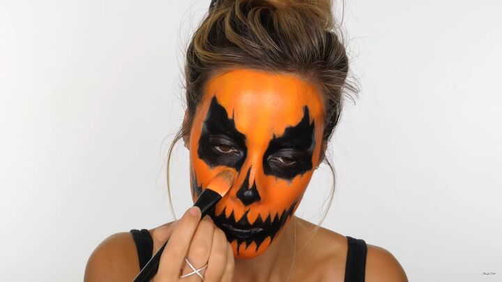 how to do creepy pumpkin makeup for halloween using cheap face paint, Fun pumpkin makeup tutorial