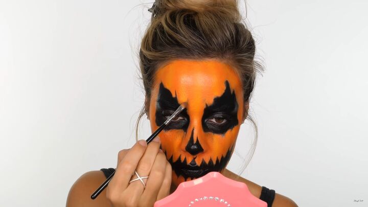 how to do creepy pumpkin makeup for halloween using cheap face paint, How to do creepy pumpkin Halloween makeup