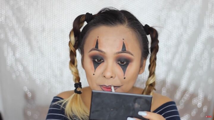 5 last minute diy easy halloween costumes you can do with makeup, Elongating the sides of the smile