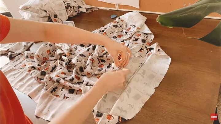how to sew cute diy halloween pajamas perfect for scary movie nights, Pinning the facing to the collar