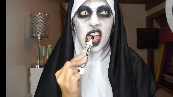 how to do super spooky makeup for a terrifying valak the nun costume, How to do Valak the nun teeth