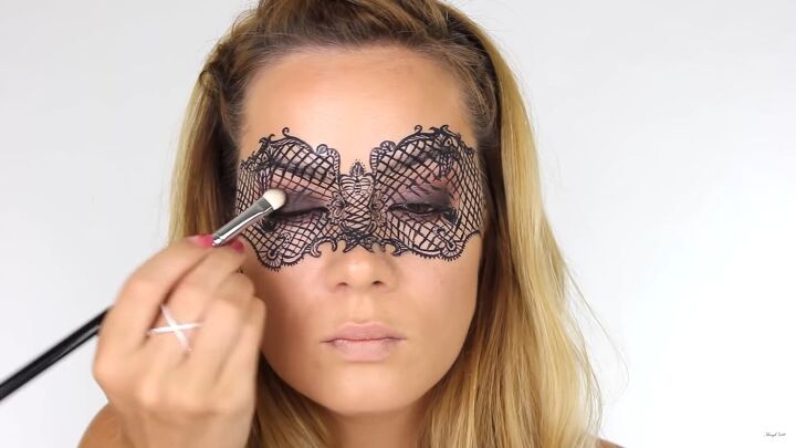 how to do intricate masquerade mask makeup with liquid eyeliner, Masquerade mask makeup for Halloween