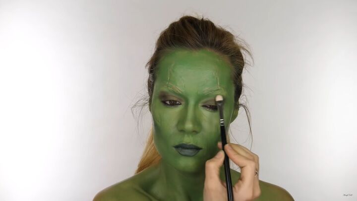 how to do perfect guardians of the galaxy gamora face makeup, Gamora eye makeup