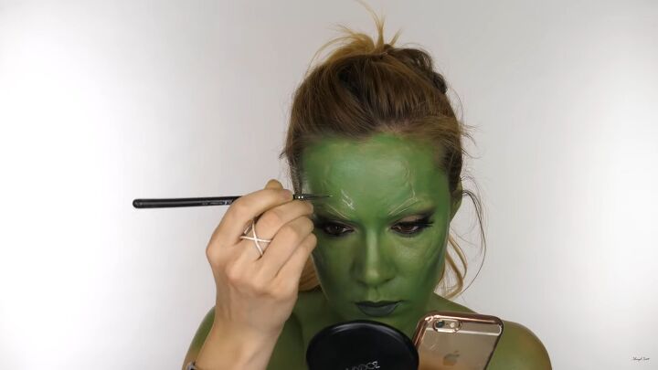 how to do perfect guardians of the galaxy gamora face makeup, Painting silver paint over the scars