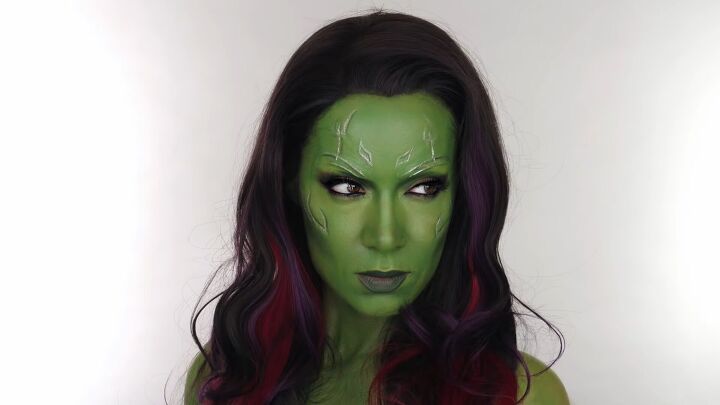 how to do perfect guardians of the galaxy gamora face makeup, Gamora face makeup and wig