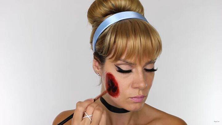 how to do scary halloween cinderella makeup with a glass slipper wound, Creating texture on the FX face wound
