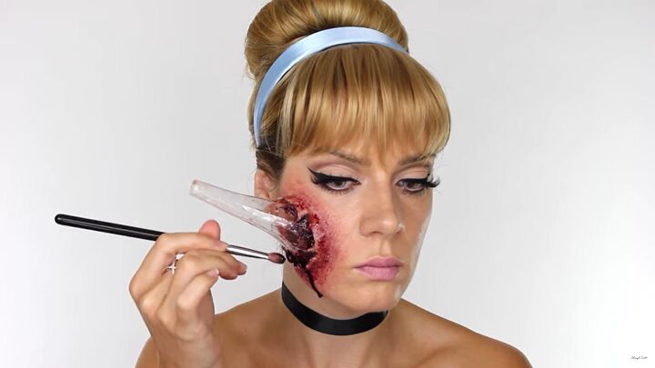how to do scary halloween cinderella makeup with a glass slipper wound, Adding a blood splatter for the gory effect