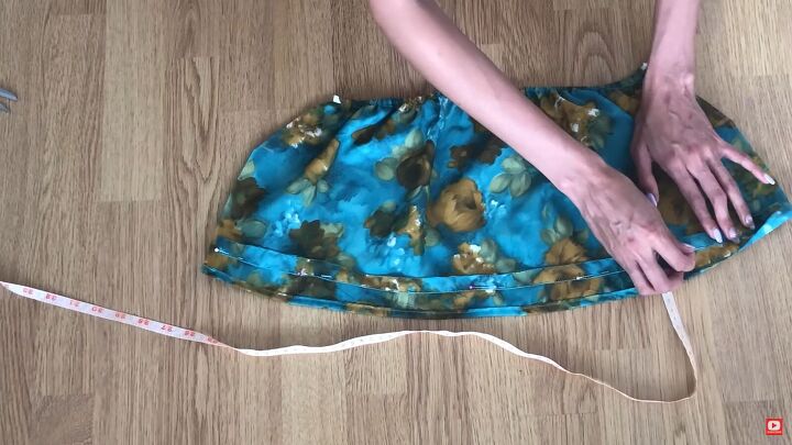how to make a cute diy bodycon dress with shirring puffed sleeves, Pinning the strip to the fabric