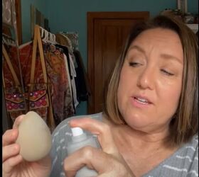 8 expert tips you need to know for setting cream makeup, Applying setting spray to a beauty blender