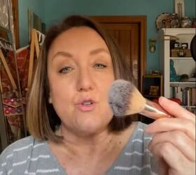 8 expert tips you need to know for setting cream makeup, Removing excess powder with a brush