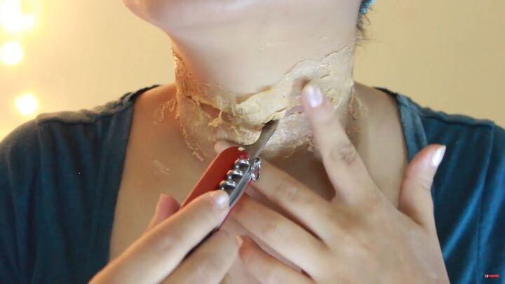 how to do scary slit throat makeup for halloween using kitchen items, How do you make a fake neck wound
