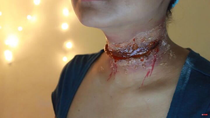 how to do scary slit throat makeup for halloween using kitchen items, Slit throat makeup