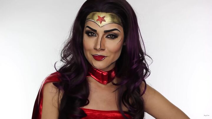 how to do effective comic book wonder woman makeup for halloween, Halloween Wonder Woman makeup