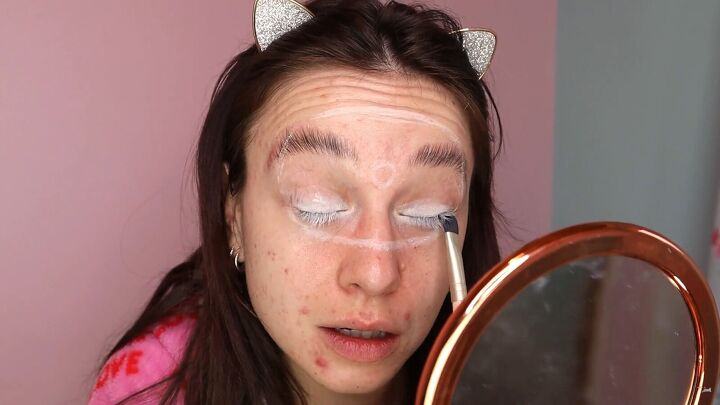 need a costume keep an eye on this leela of futurama makeup tutorial, Applying white to the eyes