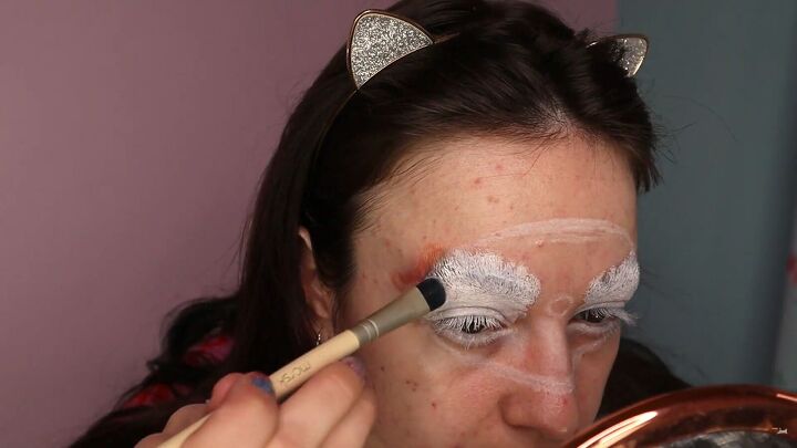 need a costume keep an eye on this leela of futurama makeup tutorial, Filling in the Leela eye