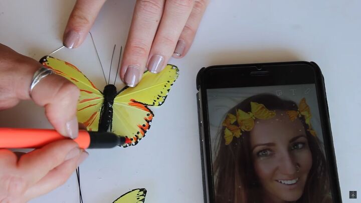 super easy snapchat butterfly filter costume for halloween, Adding color and definition to the butterfly