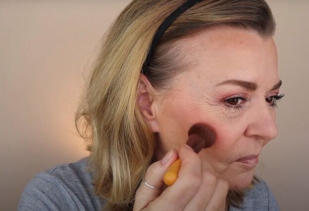 how to do the upstairs technique the best blush for mature skin, Adding a second blush color
