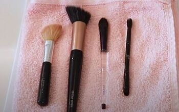 How to Best Clean Makeup Brushes and Sponges Quickly & Easily