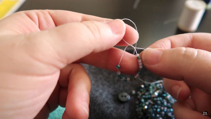 how to make easy diy adjustable bracelets with beads without clasps, Tying a loop for the closure