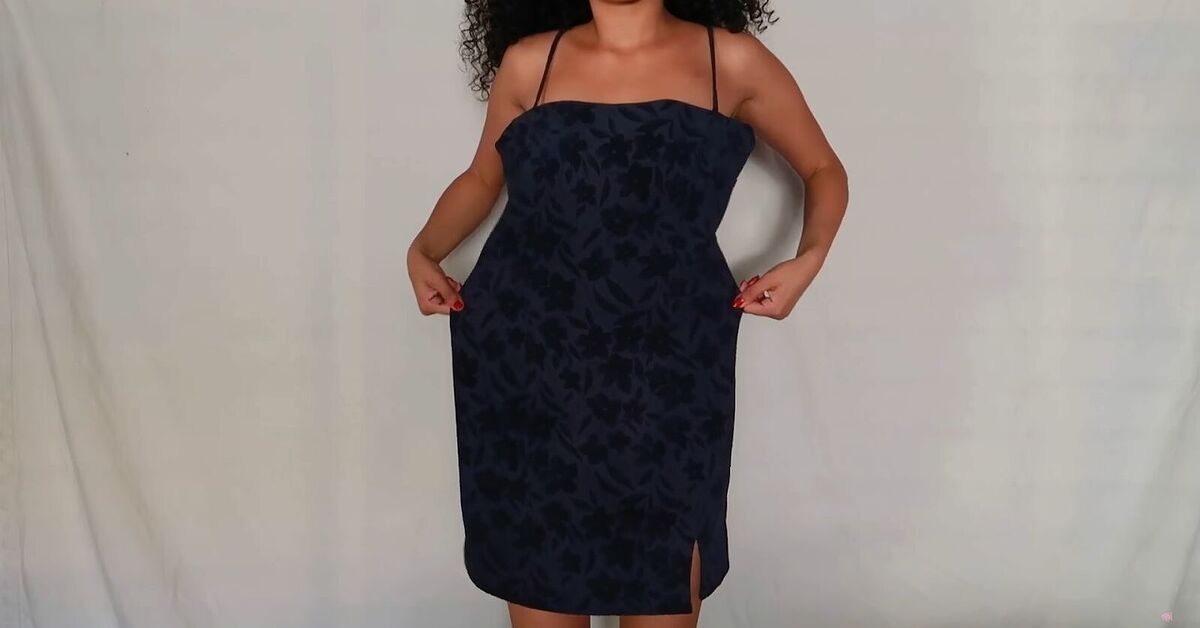How to Take in a Dress and Make it Smaller | Upstyle How to Take in a Dress and Make it Smaller | Upstyle