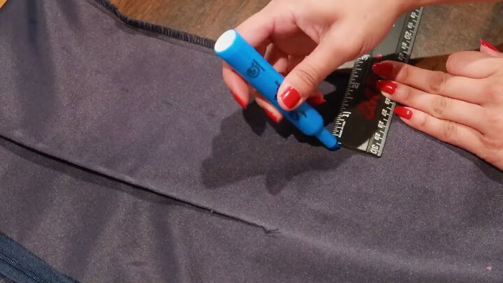 How to Take in a Dress and Make it Smaller | Upstyle How to Take in a Dress and Make it Smaller | Upstyle
