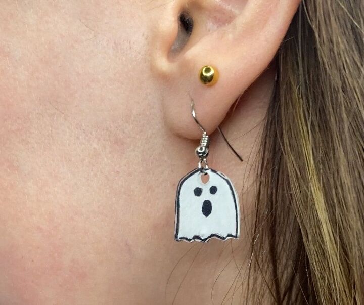 halloween ghost shrinkles earrings diy