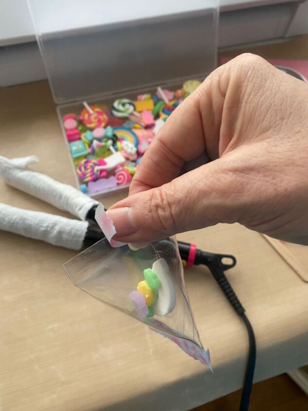 How to Make a Shaker Charm - Great Stocking Stuffer | Upstyle