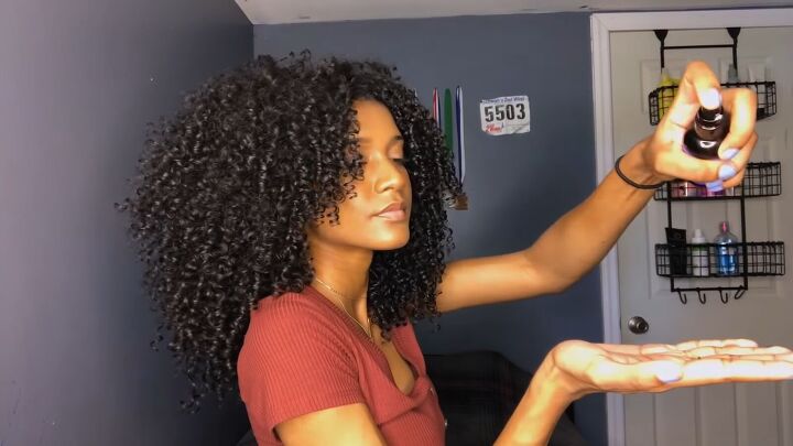 12 simple steps to the perfect wash go for type 3 natural hair, Mixing hair oils together in hands