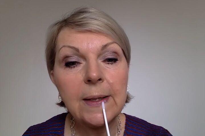 the best way to apply makeup on mature skin tips tricks over 50, Applying lip primer to lips