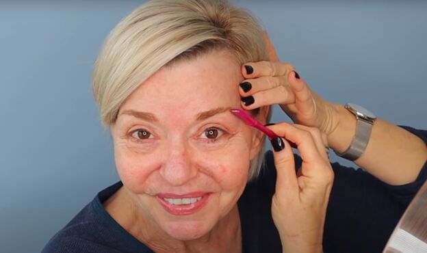 how to properly shave your face as a woman a step by step tutorial, Shaving under the eyebrows