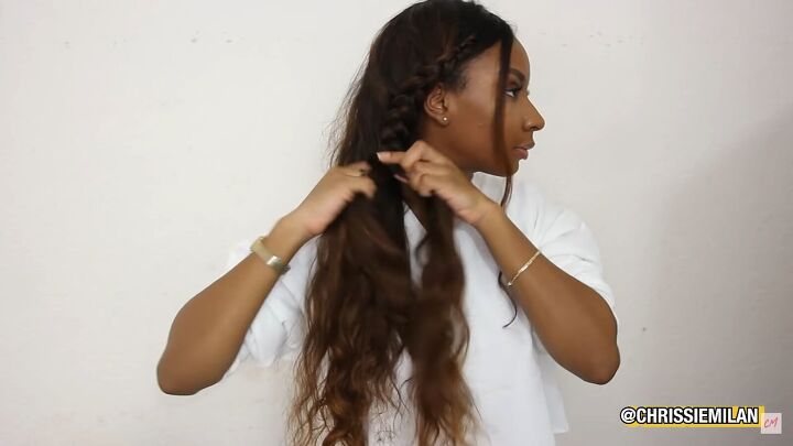 11 cute curly frontal hairstyle ideas that are super easy to do, French braiding hair at the side